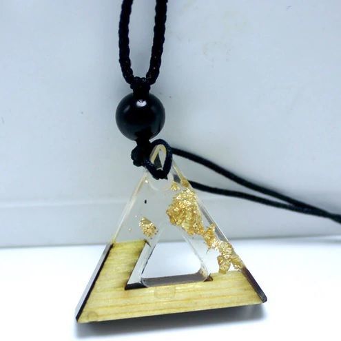 Náhrdelník Triangle Resin-Zlatá KP5304