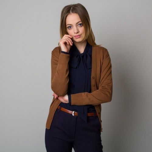 Dámsky krátky cardigan v hnedej farbe 12388