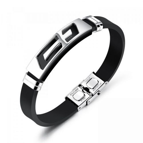 Oceľovo-gumený náramok, čierny remienok, známka s krížom striebornej farby