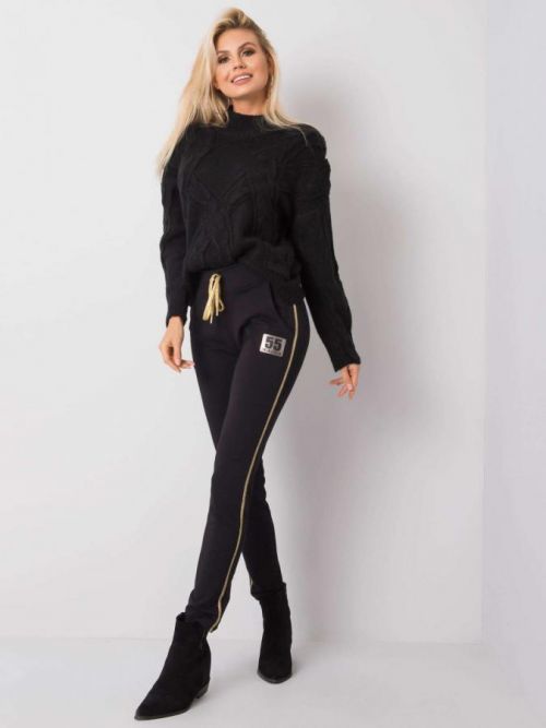 Čierne tepláky s pruhmi S