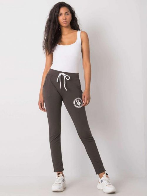 Tmavo khaki tepláky s nášivkou XL