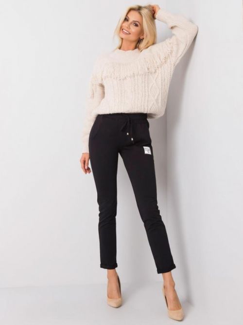 Čierne tepláky s vreckami S