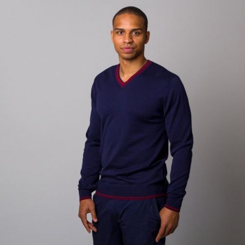 Pánsky sveter tmavo modrý s pruhovanými prvkami 12819