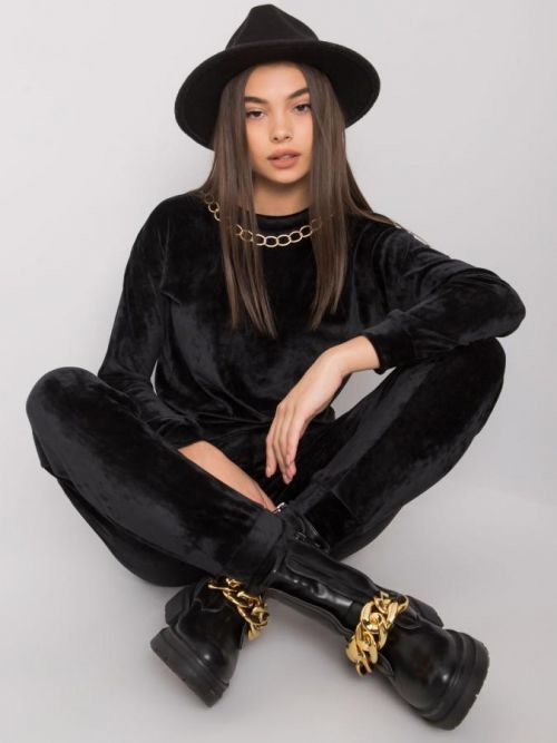 Čierna velúrová súprava pre ženy 36