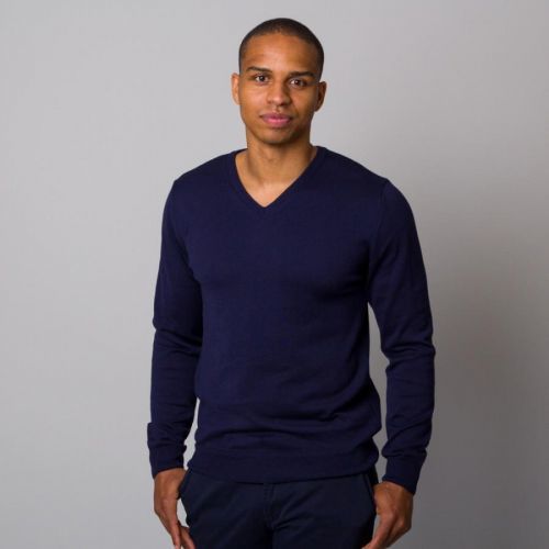 Pánsky sveter tmavo modrý s hladkým vzorom 12811