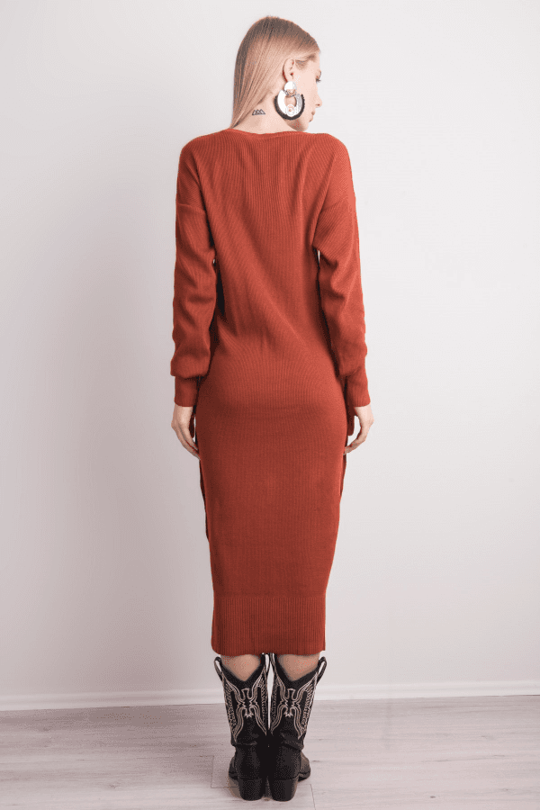 Tehlové pletené šaty od BSL S