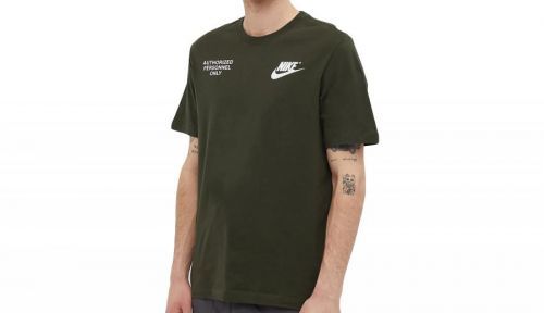 Nike Sportswear Tech Authorised Personnel T-Shirt zelené DO8323-355