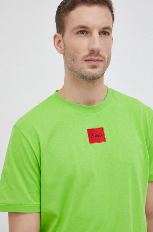 Bavlnené tričko Hugo zelená farba, s nášivkou