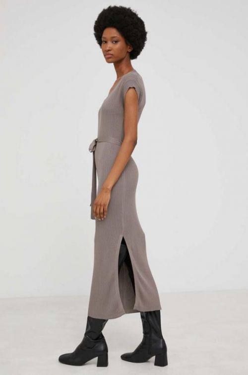 Šaty Answear Lab hnedá farba, midi, priliehavá