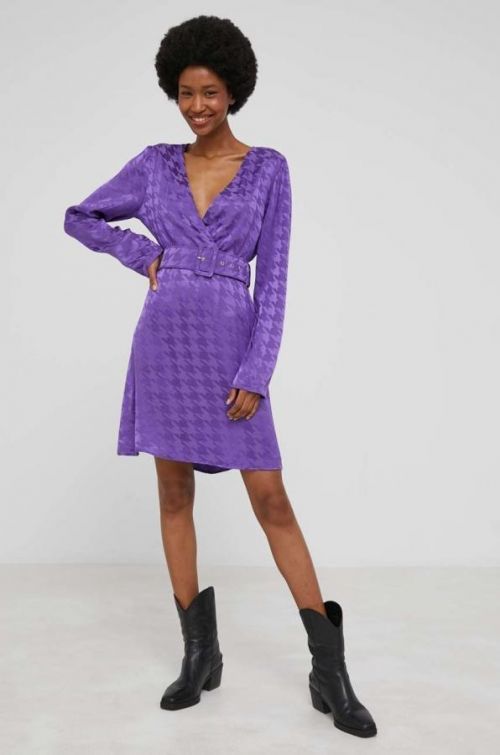 Šaty Answear Lab fialová farba, mini, áčkový strih