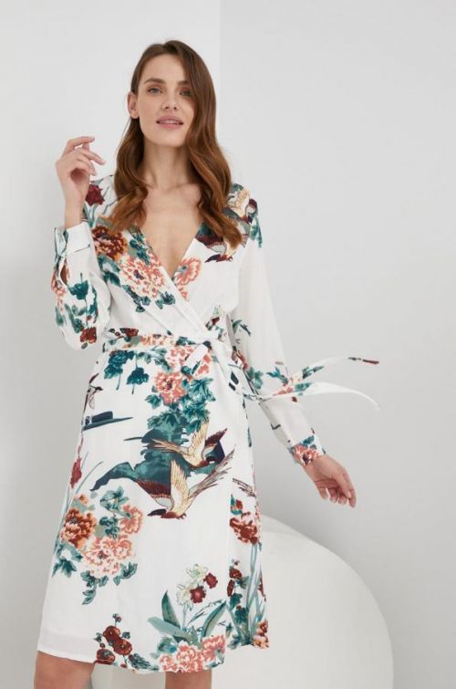 Šaty Answear Lab biela farba, mini, rovný strih