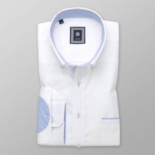 Pánska slim fit košeľa biela so svetlo modrými kontrastnými prvkami 13744