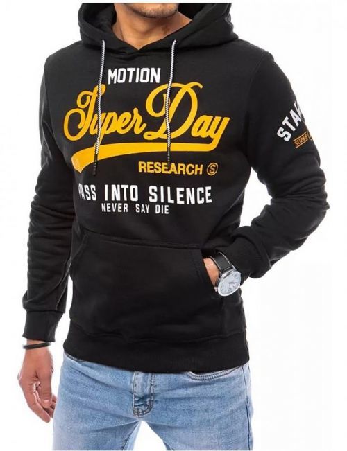 čierna mikina s kapucňou a potlačou