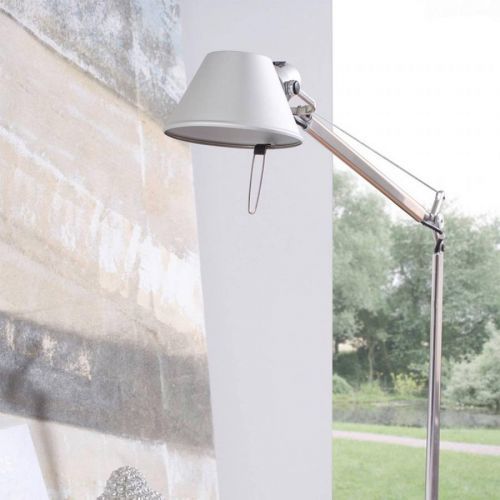 Stolná lampa Artemide Tolomeo s fotobunkou 3 000K