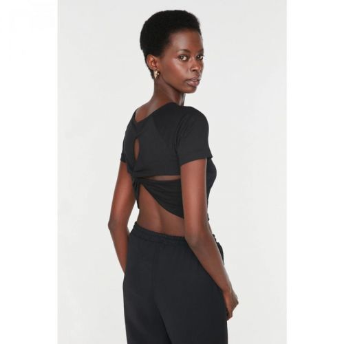 Trendyol Black Back Detailed Crop Knitted Blouse