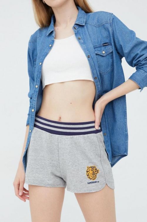 Šortky Superdry dámske, šedá farba, s nášivkou, vysoký pás