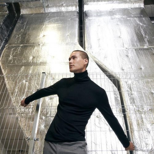 Reserved - Hladké tričko slim fit s dlhými rukávmi - Čierna