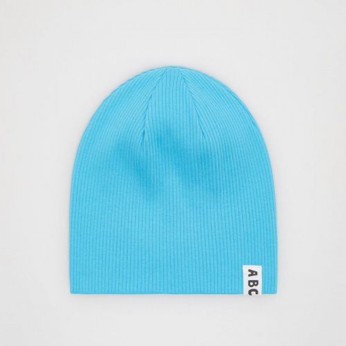 Reserved - Čiapka beanie z prúžkovaného úpletu s nášivkou - Modrá
