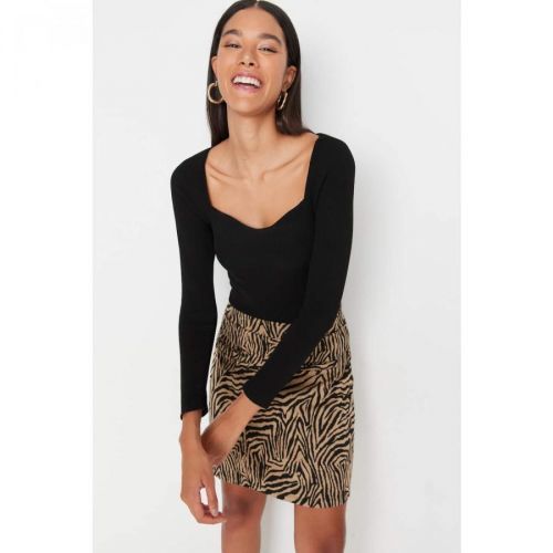 Trendyol Black Heart Collar Knitwear Sweater