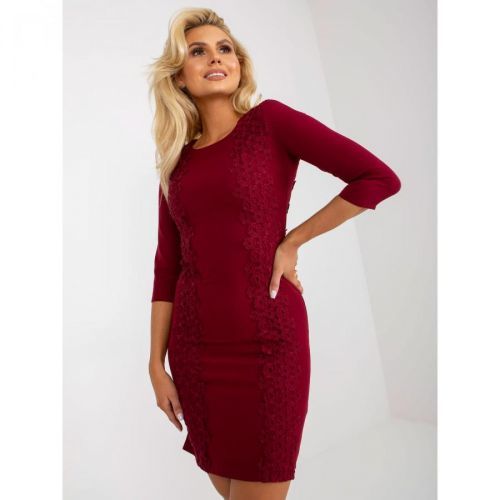 Knee-length burgundy fitted cocktail dress