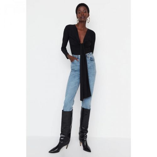 Trendyol Black V Neck Knitted Body