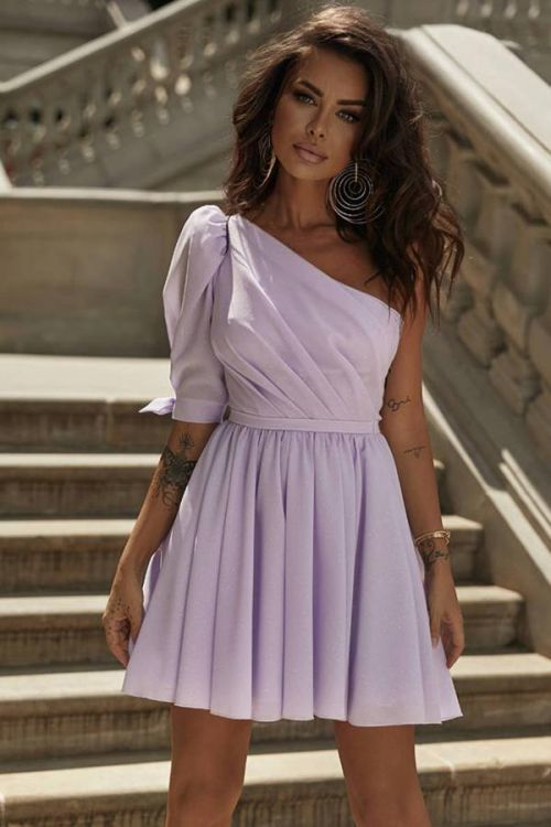 Fialové trblietavé mini šaty Veľkosť: S