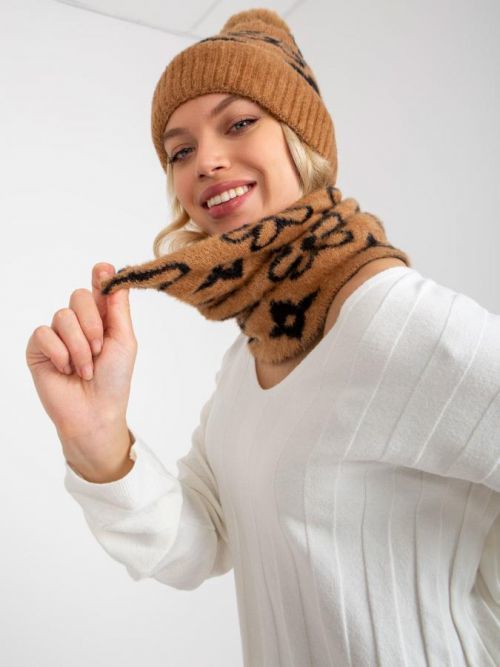 Women's camel-black winter scarf