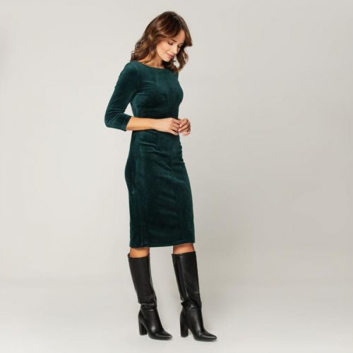 Elegantné zamatové šaty zelenej farby s 3/4 rukávmi 14787