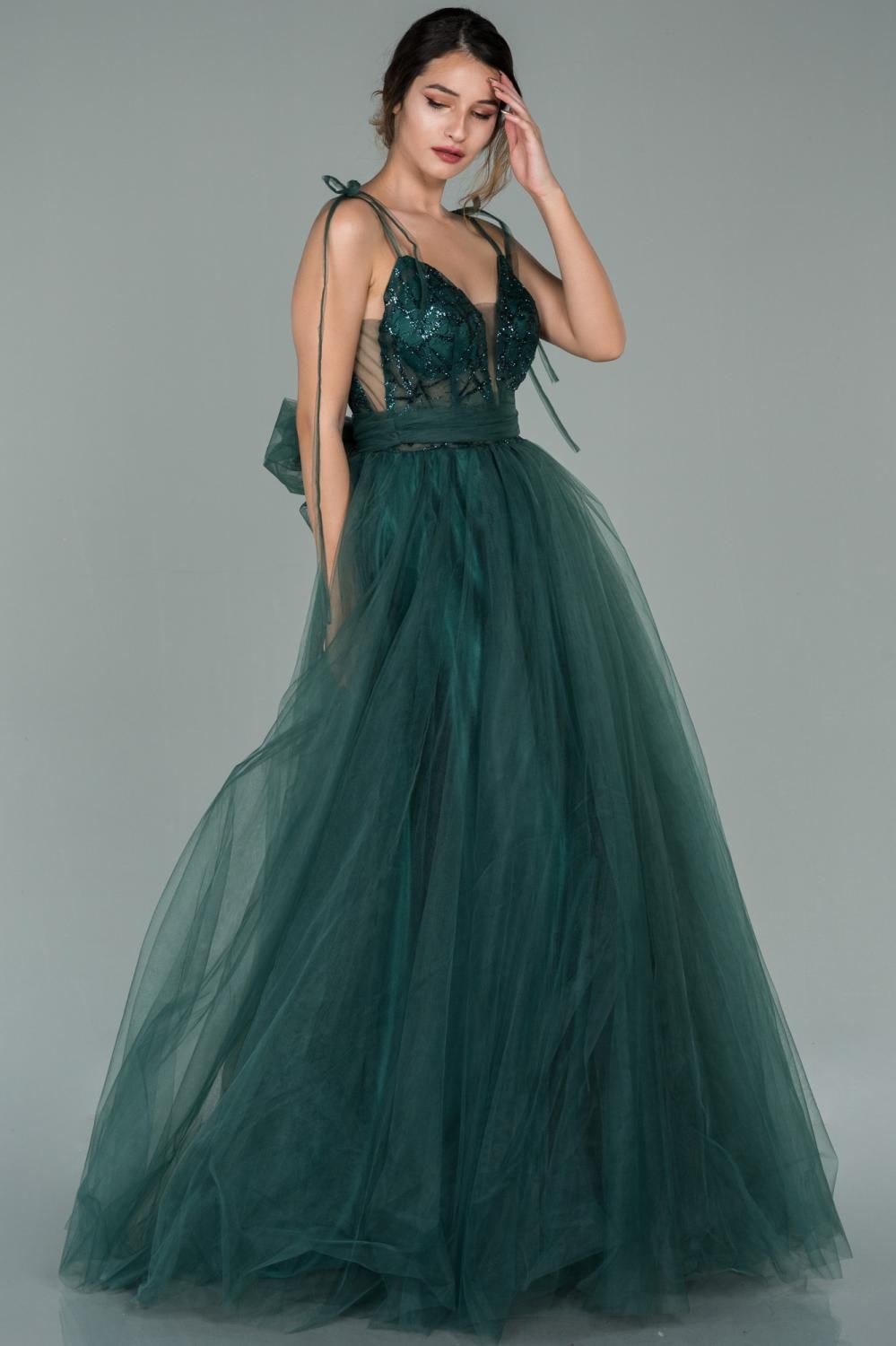 Zelené tylové šaty s flitrami Veľkosť: M