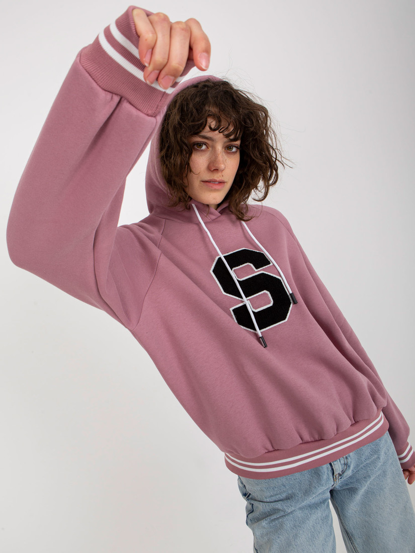 Dusty pink sweatshirt with a patch hood