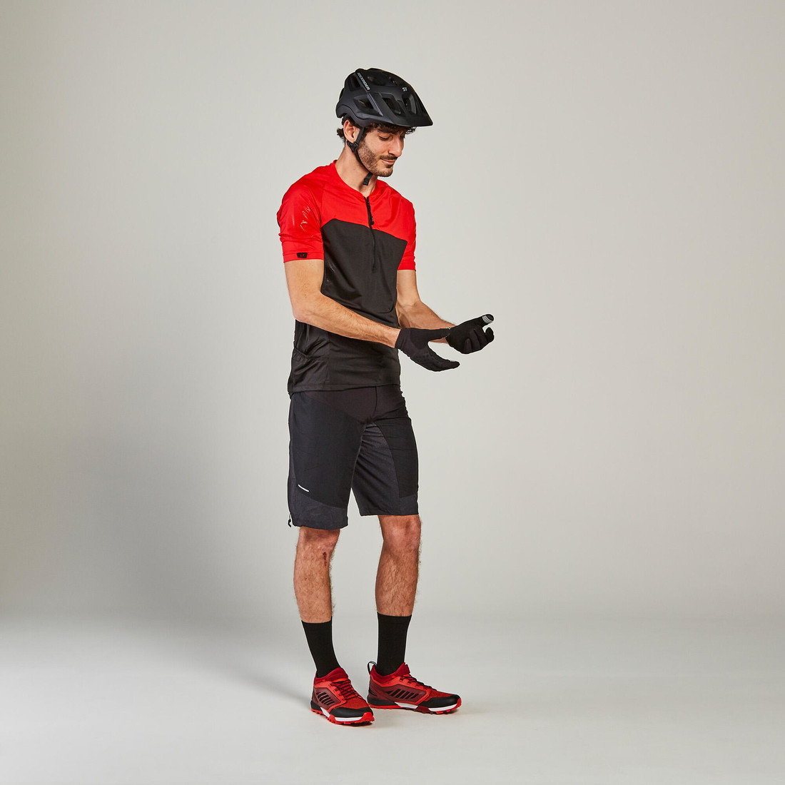 Tretry na horskú cyklistiku st 500 čierne