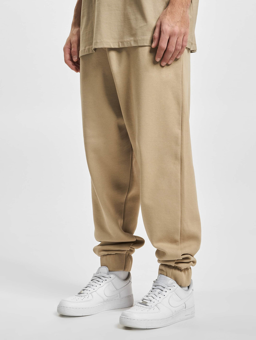 Basic Men beige