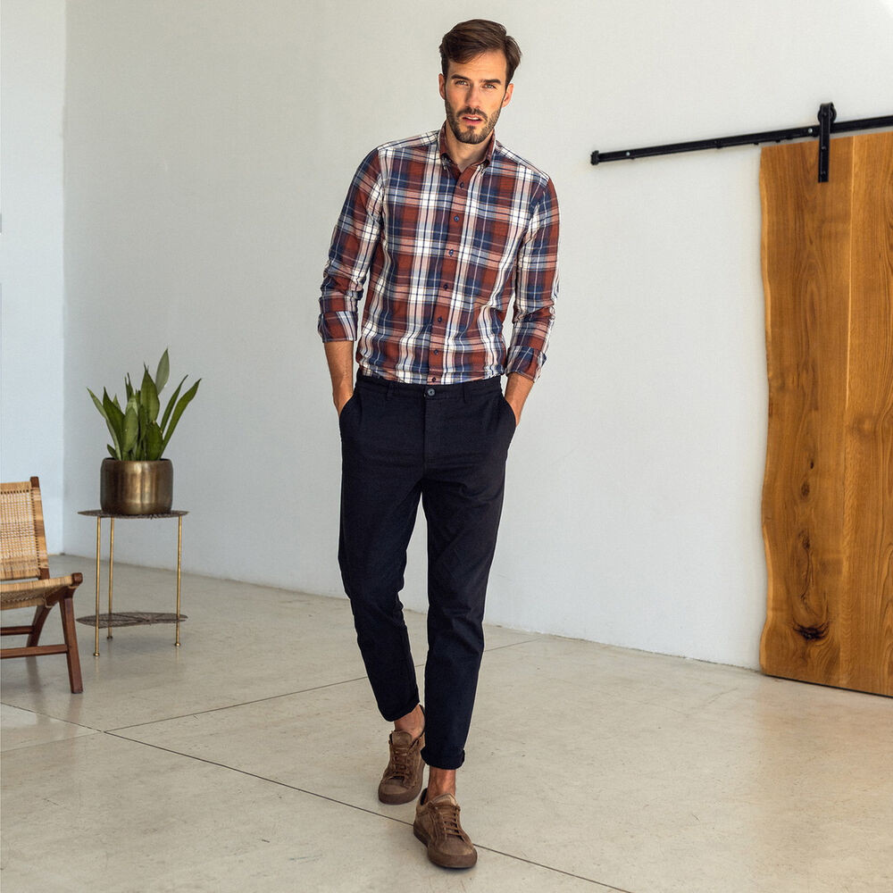 Pánske nohavice Chinos v čiernej farbe s hladkým vzorom 14850