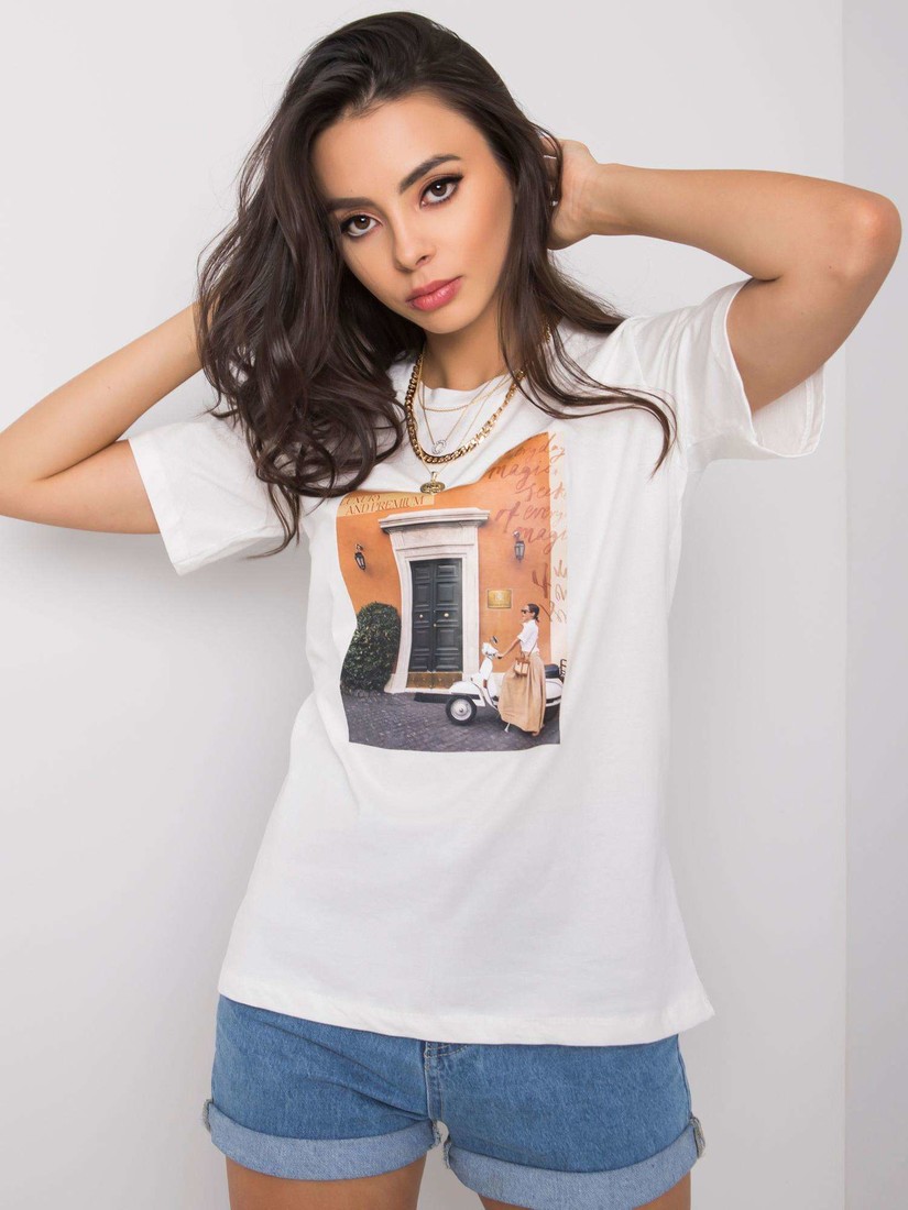 White T-shirt with fashionable print