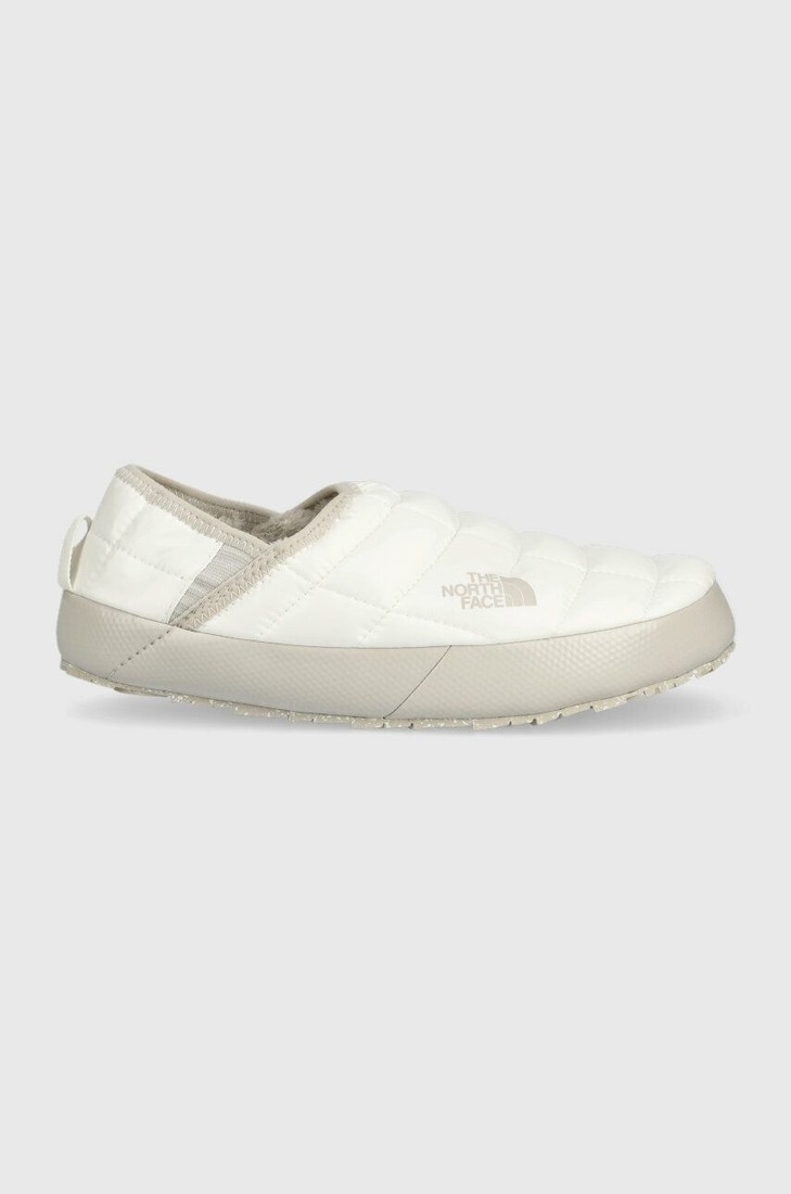 Papuče The North Face THERMOBALL TRACTION MULE V biela farba