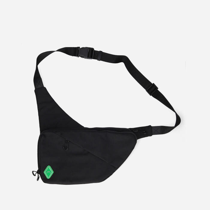 Sáčok batoh A-COLD-WALL* Sling Bag ACWUG089 Čierna