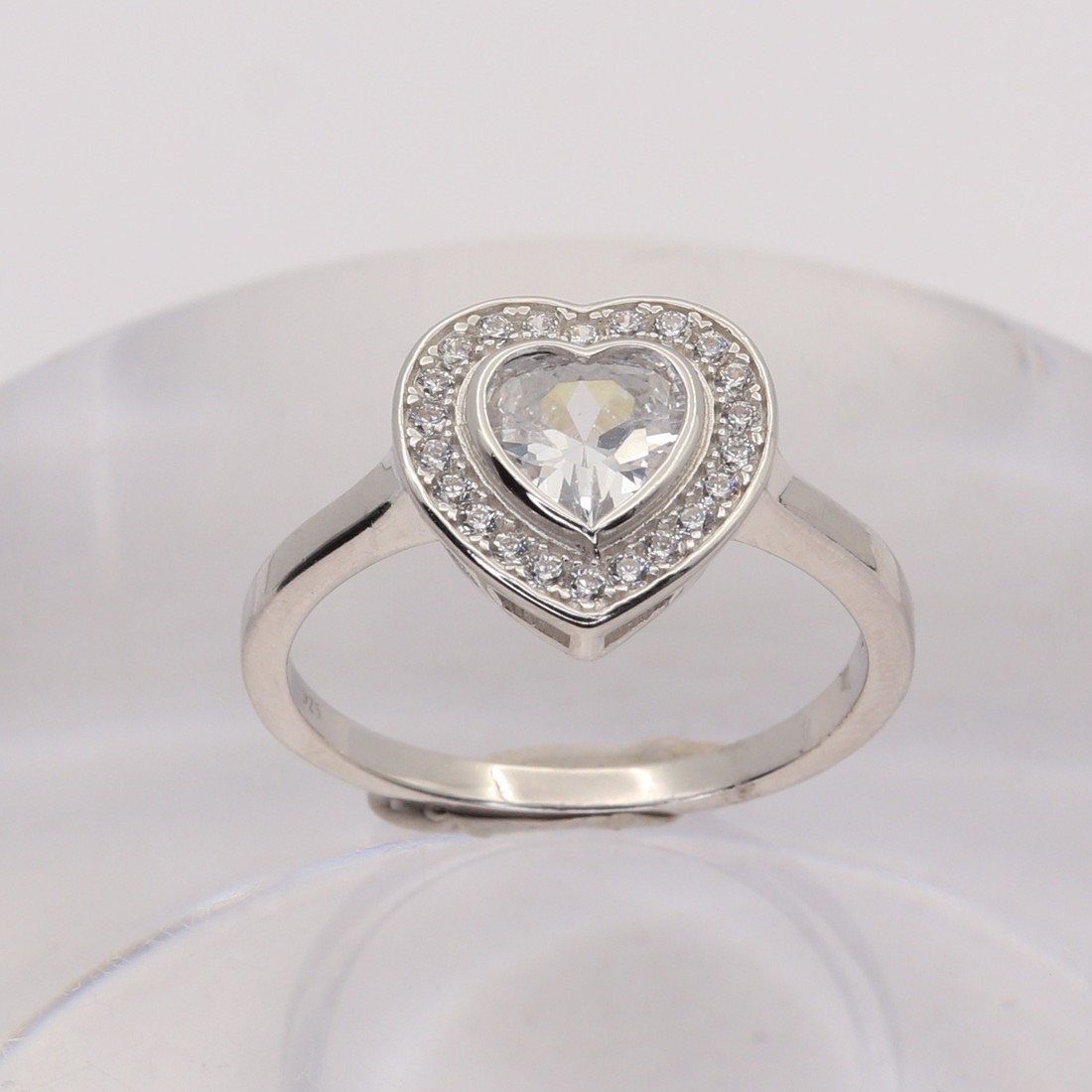 Strieborný prsteň 92694