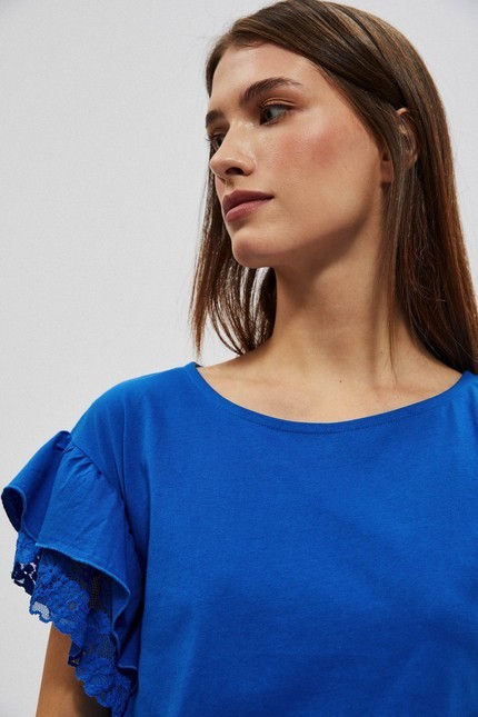 Blouse with frill on shoulders