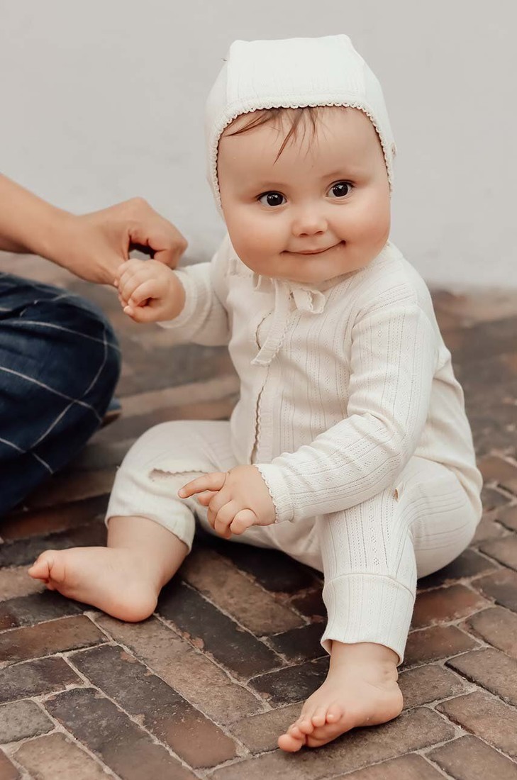 Detská bavlnená čiapočka That's mine biela farba biela, z tenkej pleteniny, bavlnená