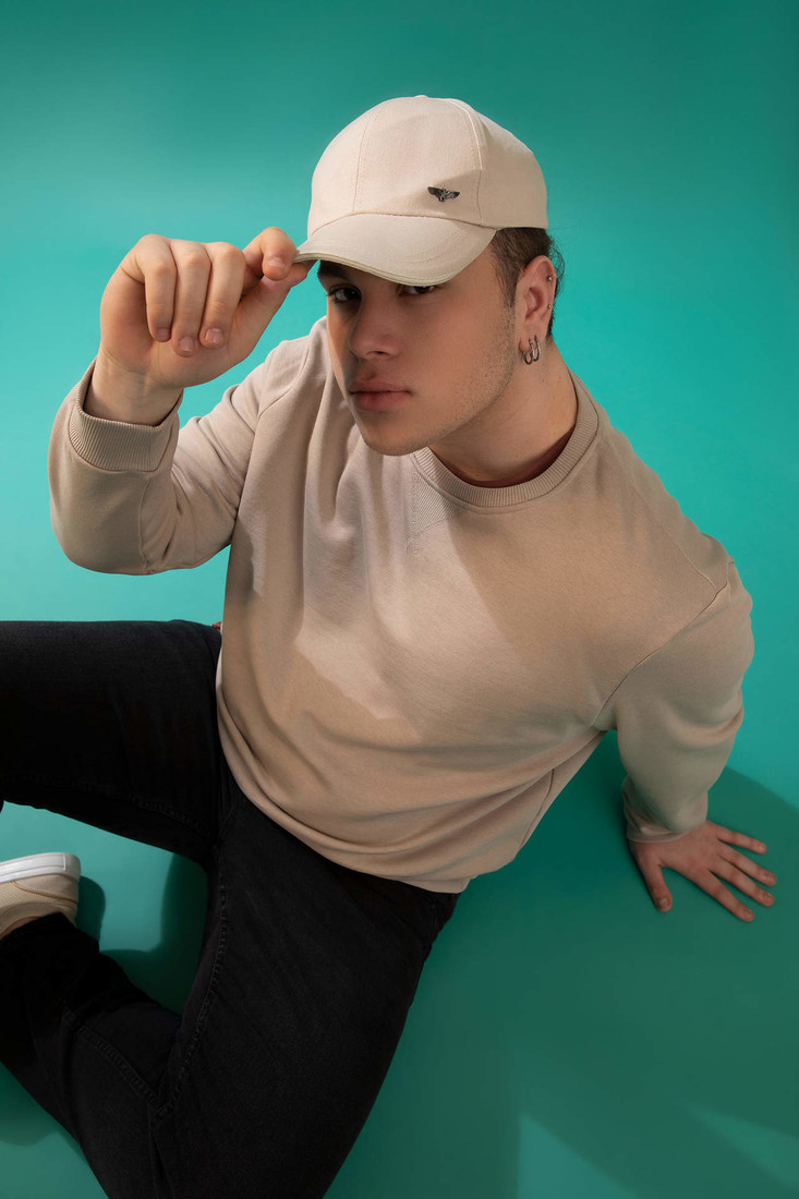 DEFACTO Regular Fit Long Sleeve Sweatshirt