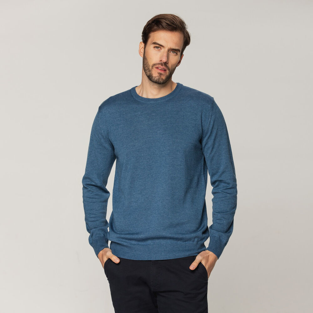 Pánsky sveter modrej farby s hladkým vzorom 15200