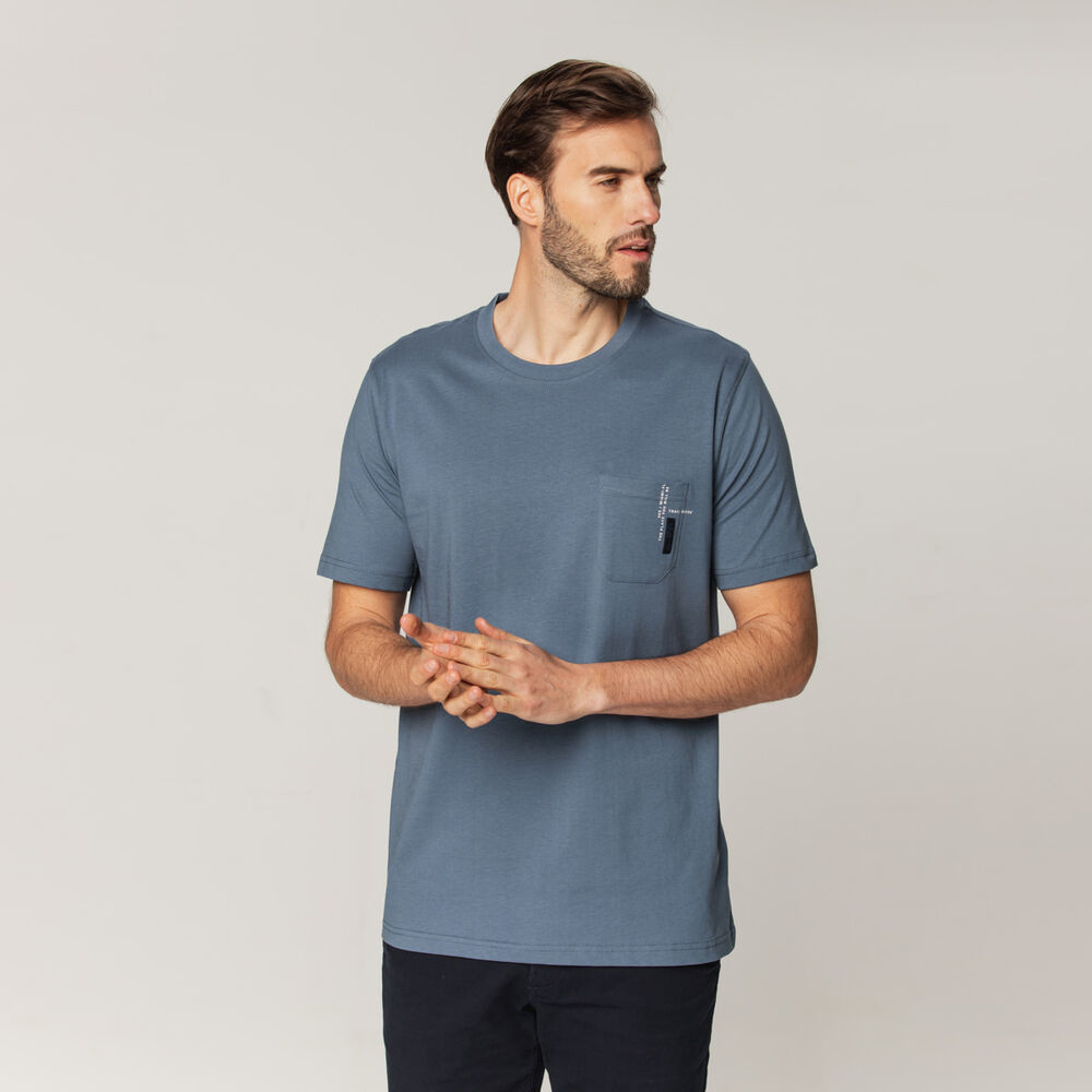 Pánske tričko modrej farby s kontrastnými prvkami 15213