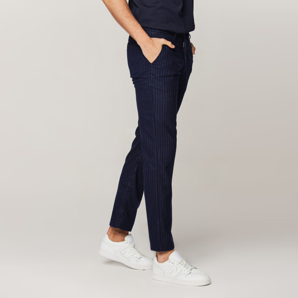 Pánske nohavice chinos tmavomodrej farby s pruhovaným vzorom 15216