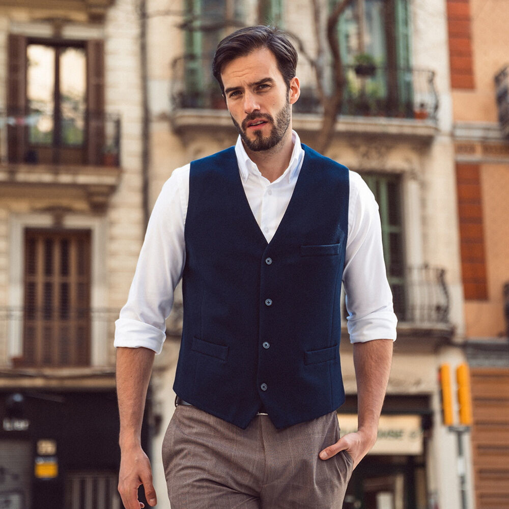 Pánska vesta tmavomodrej farby s farebnou podšívkou 15242