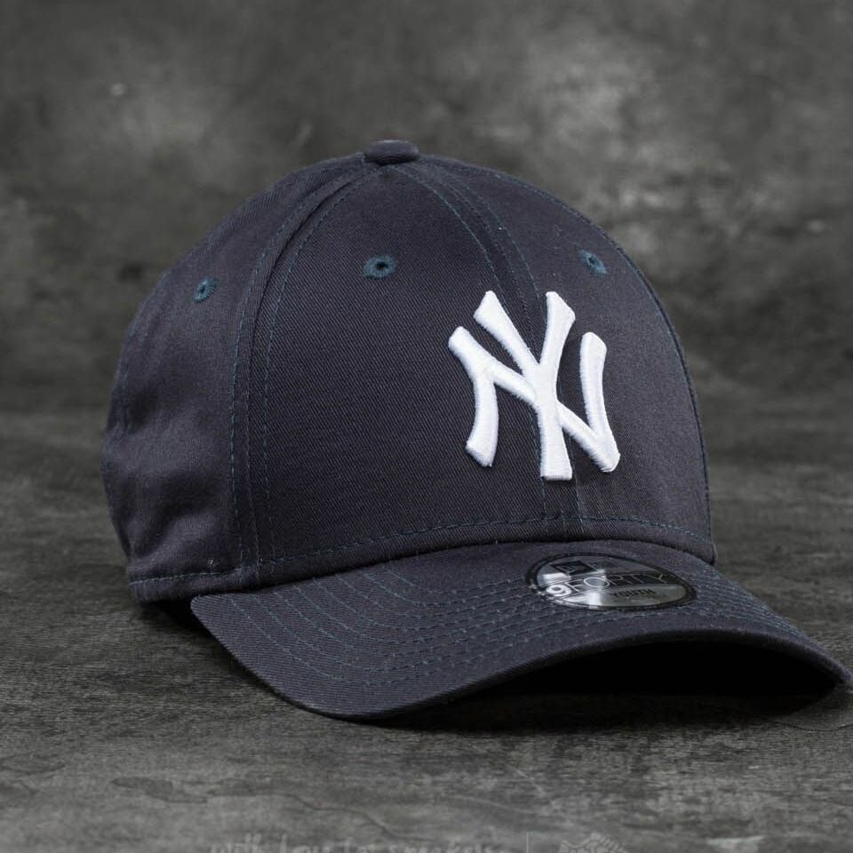 New Era Youth 9Forty Adjustable MLB League New York Yankees Cap Navy/ White