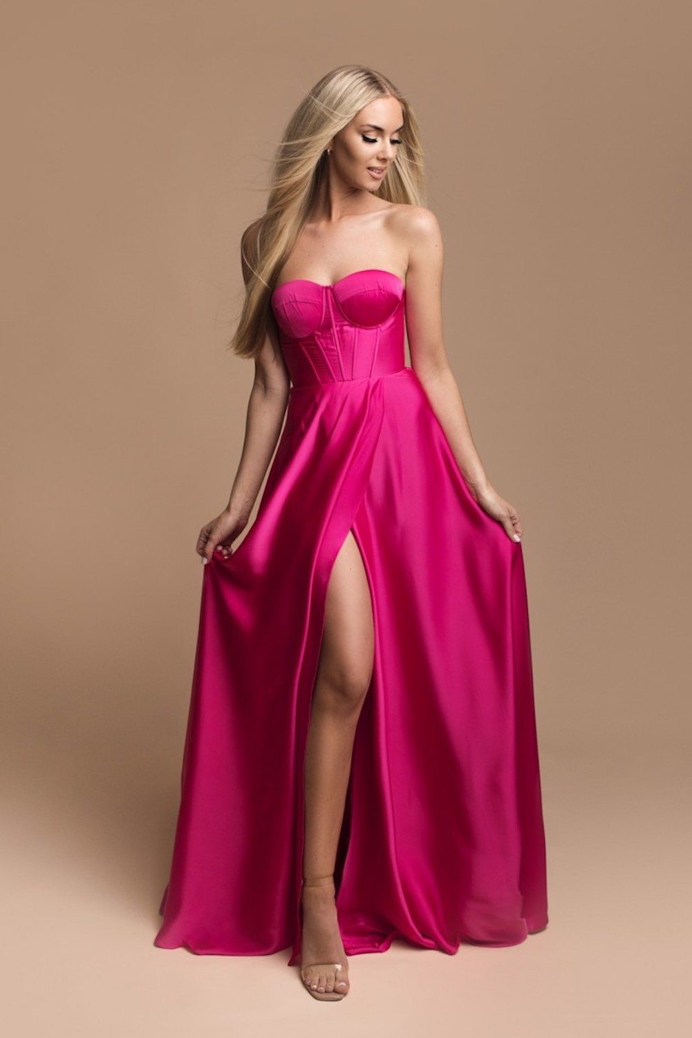 Cyklaménové spoločenské šaty s korzetom Veľkosť: S