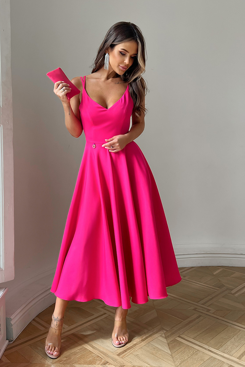 Neónové ružové midi šaty na ramienka Veľkosť: M