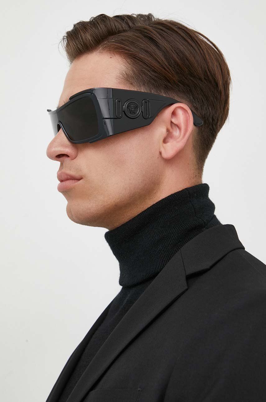 Slnečné okuliare Versace čierna farba