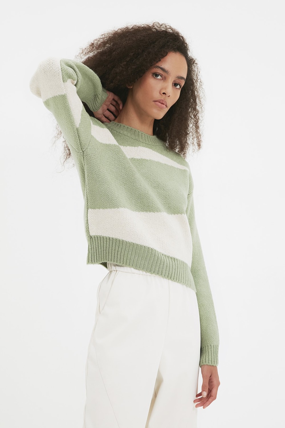 Trendyol Sweater - Grün - Regular fit