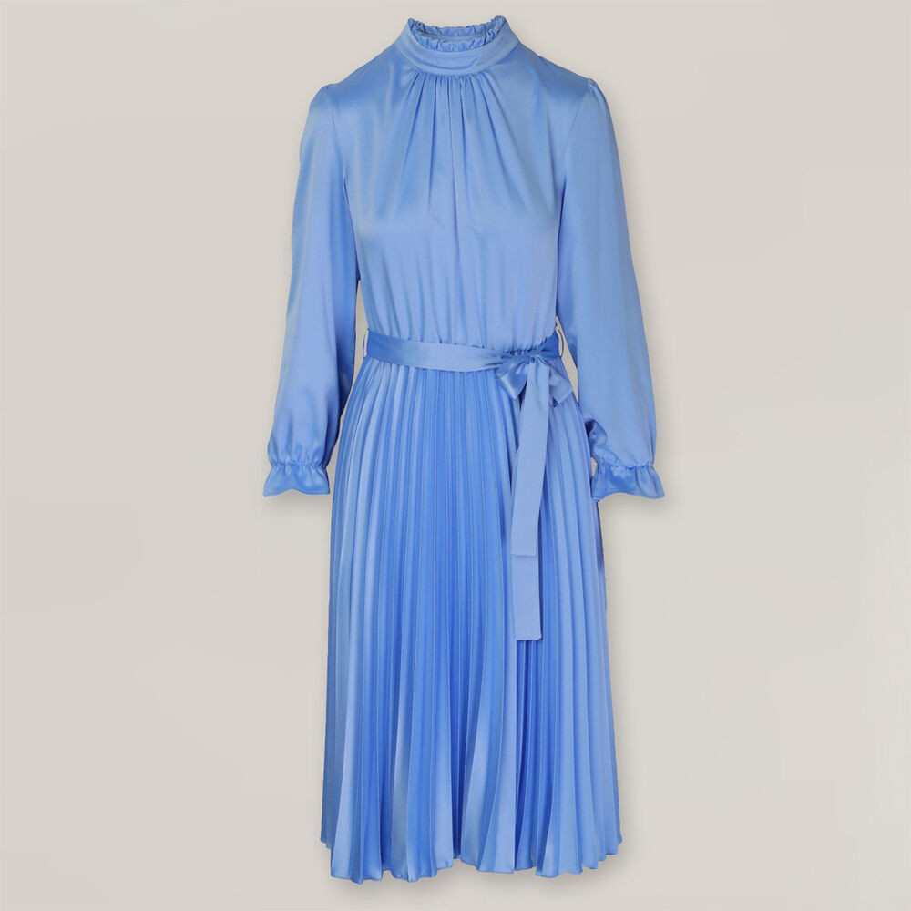 Plisované šaty svetlomodrej farby s jemným leskom 15528